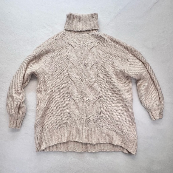 aerie Sweaters - Aerie Cream Chunky Knitted Over Sized Turtle Neck Sweater- small